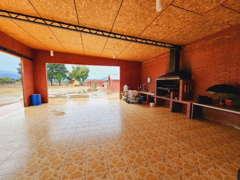 2 Casas y Centro de Eventos en Parcela de Casablanca