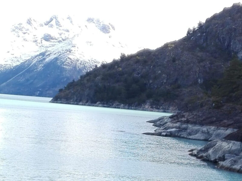 442 Hectáreas, Ubicado en Villa O´Higgins, con Orilla del Lago y Península.