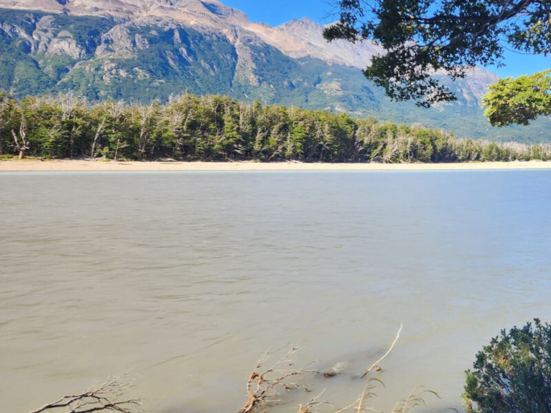 643 hectáreas, Ubicado en Río Ibáñez, Comuna de Río Ibáñez.