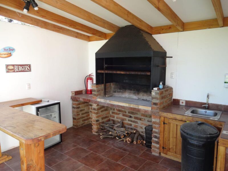 Parcela con casa y potencial uso comercial, Limache