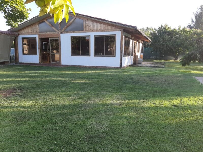 Parcela con casa y potencial uso comercial, Limache