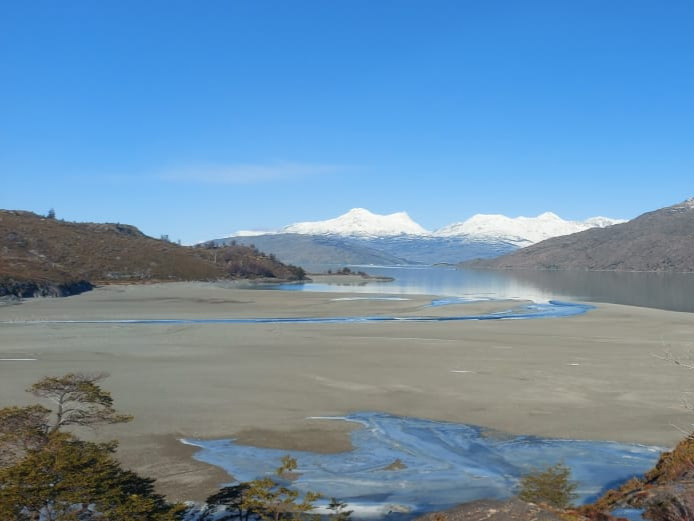 442 Hectáreas, Ubicado en Villa O´Higgins, con Orilla del Lago y Península.