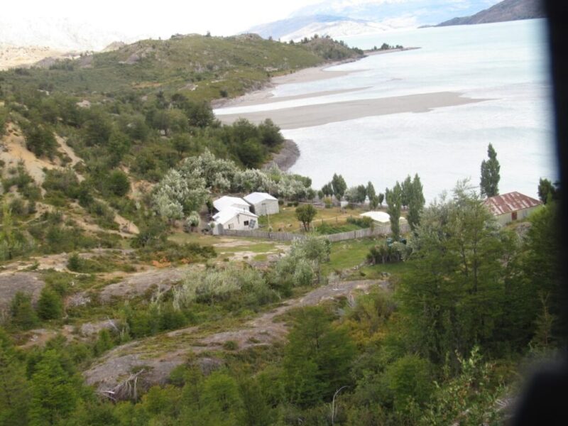 442 Hectáreas, Ubicado en Villa O´Higgins, con Orilla del Lago y Península.
