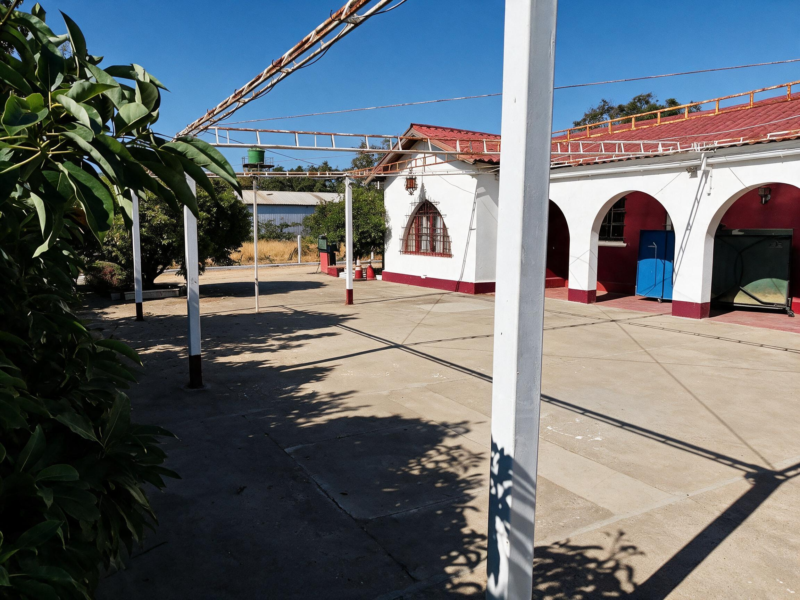 Parcela con casa y potencial uso comercial, Limache